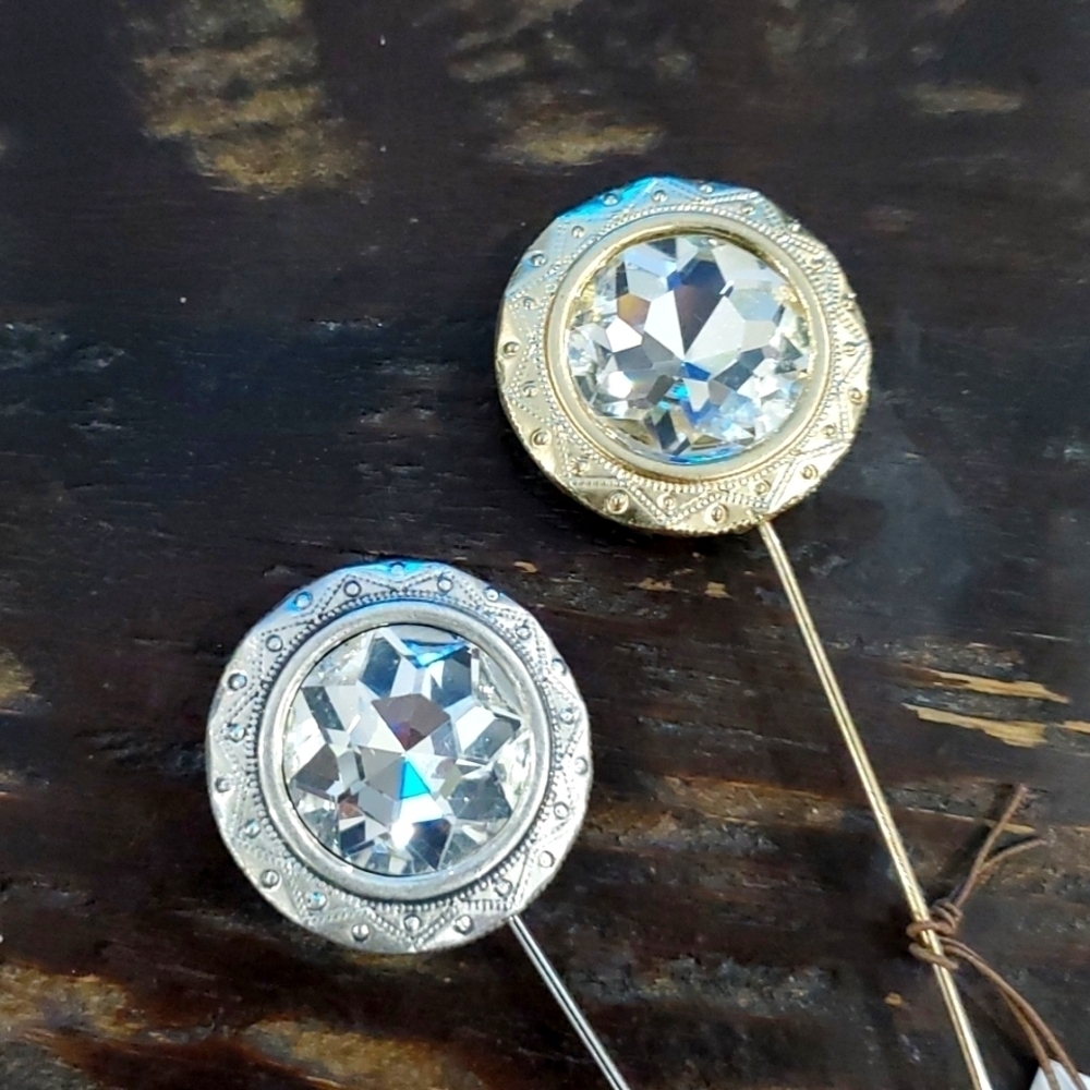 BUNDLE LOT SET TWO PINS... SILVER LARA PIN GOLD DORA PIN